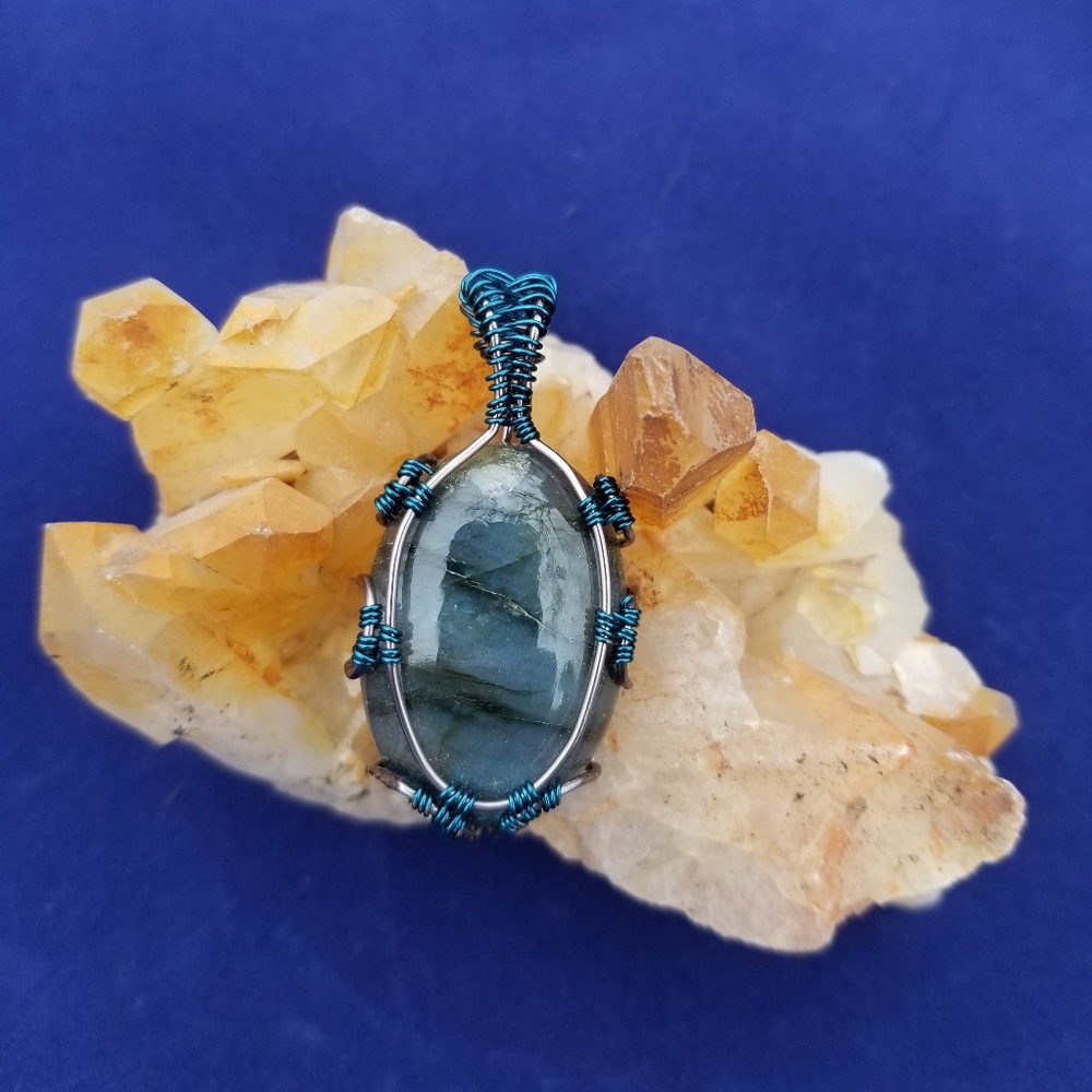 Blue labradorite pendant